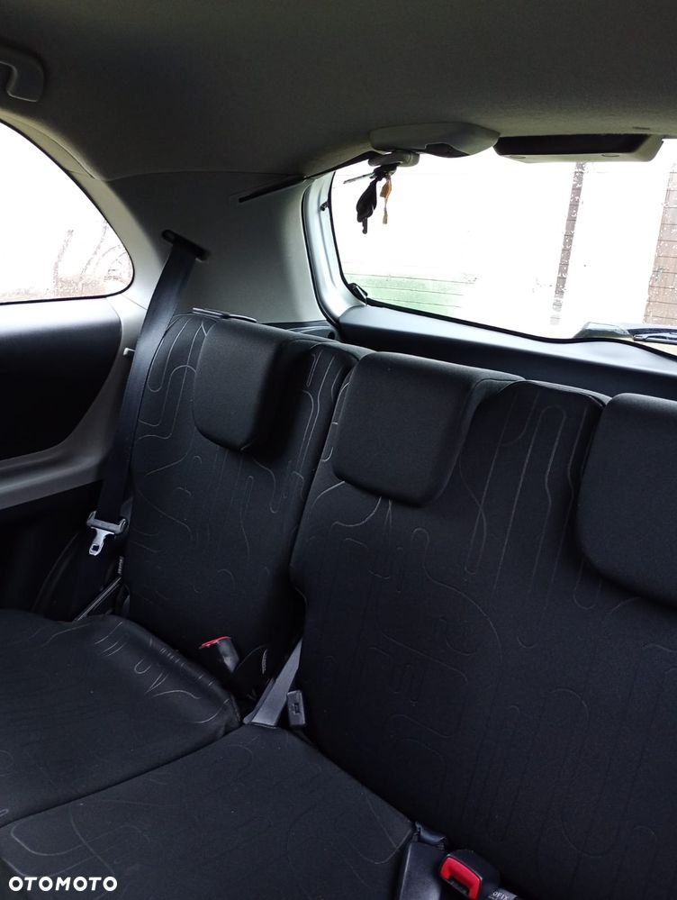 Toyota Yaris 1.4 D-4D Sol - 14