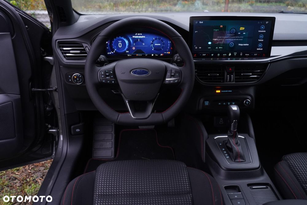 Ford Focus 1.0 EcoBoost mHEV ST-Line X - 12