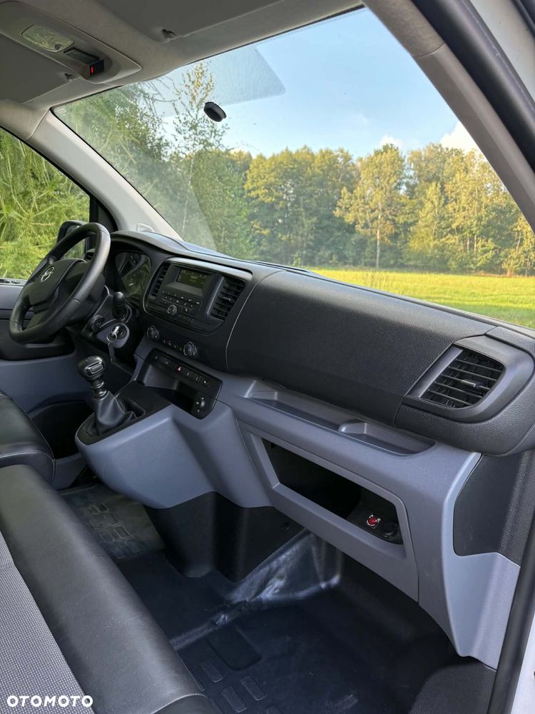 Opel Vivaro - 11