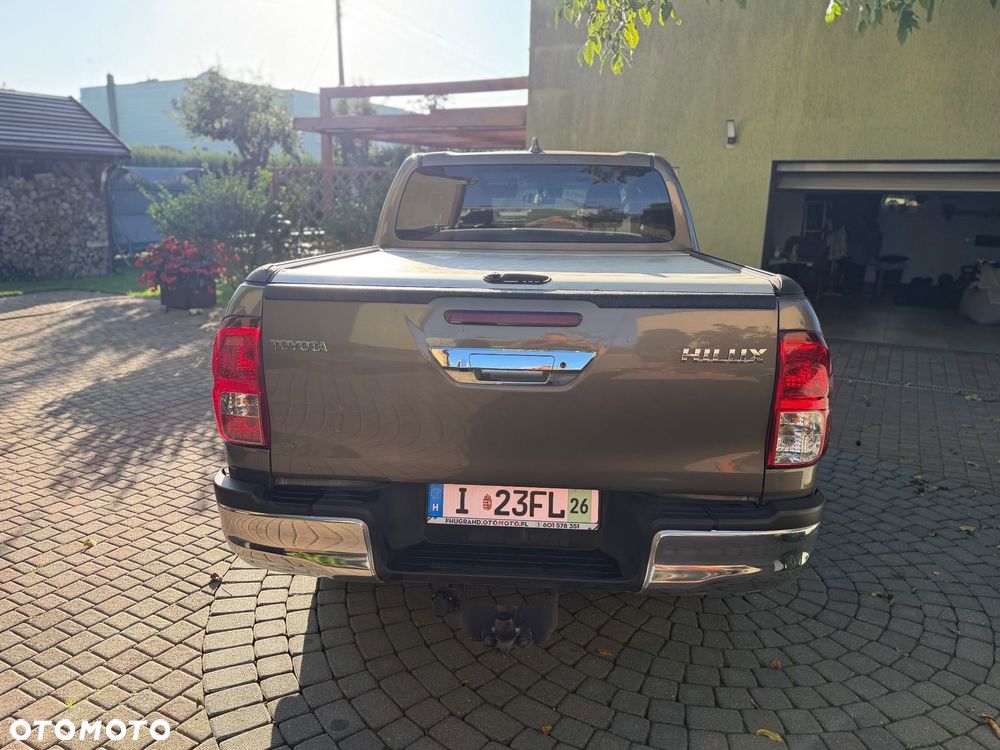 Toyota Hilux - 10