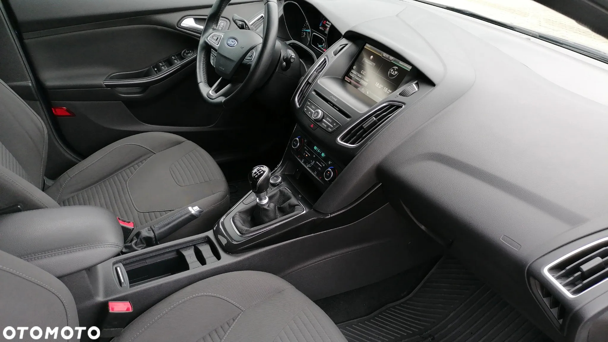 Ford Focus 1.5 EcoBoost Titanium ASS - 12