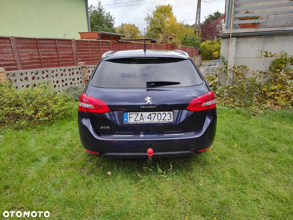 Peugeot 308 1.2 PureTech GPF Allure Pack S&S EAT8 - 4