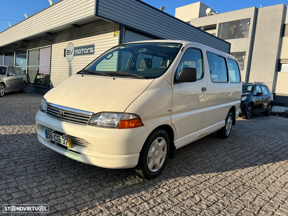 Toyota HiAce 2.5 D-4D Curto Luxo 2.6T - 2