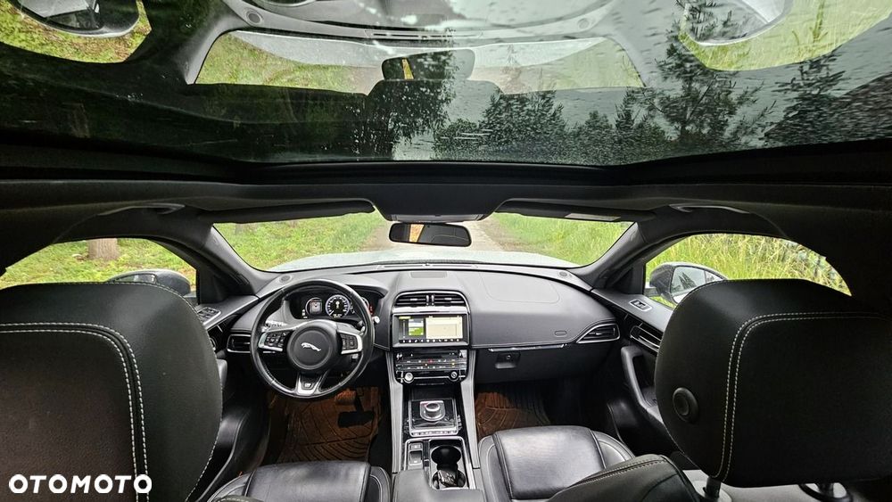 Jaguar F-Pace - 7