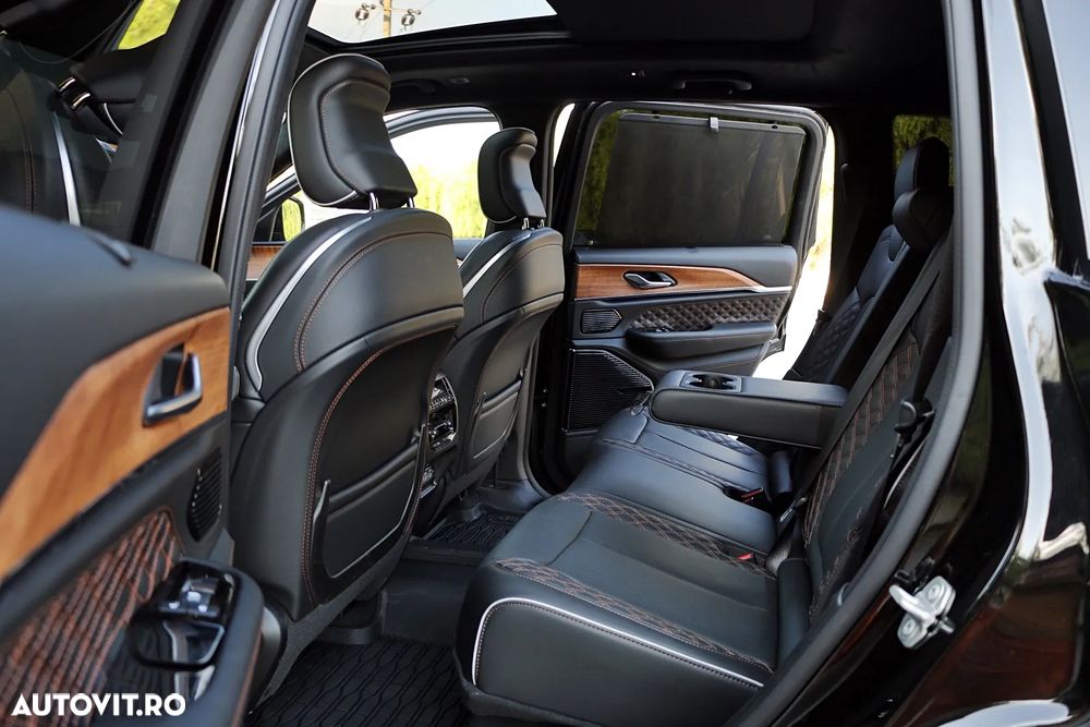 Jeep Grand Cherokee - 15