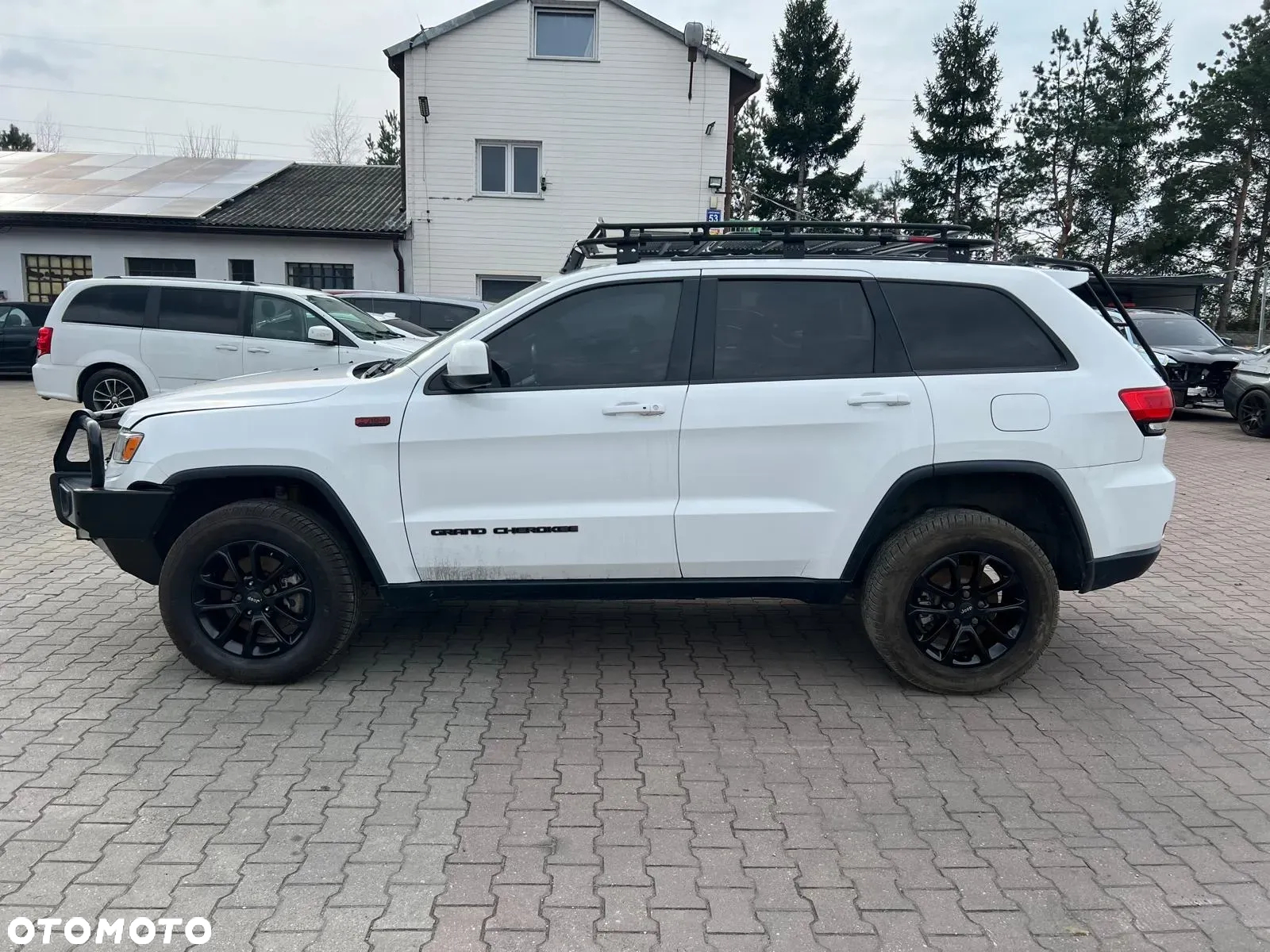 Jeep Grand Cherokee - 9