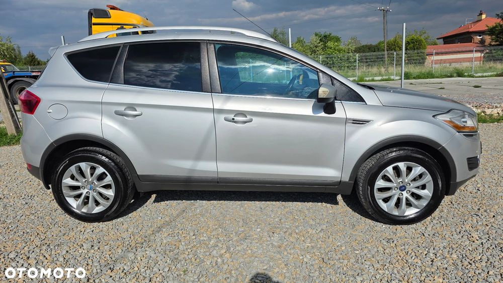 Ford Kuga 2.0 TDCi 2x4 Titanium - 8