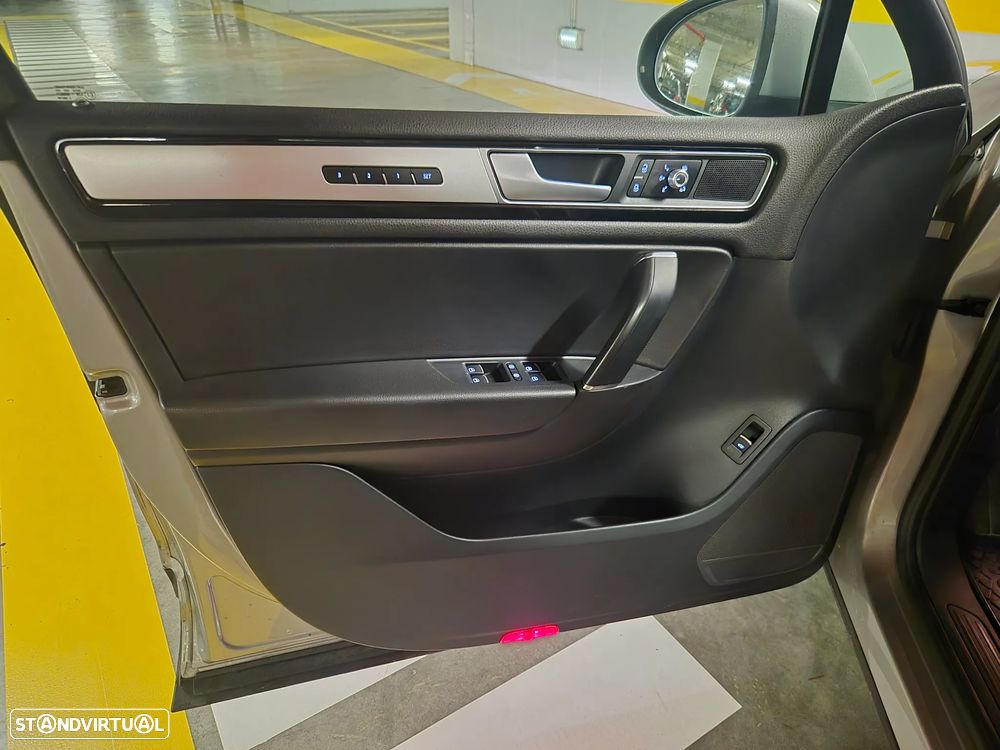 VW Touareg 3.0 TDI V6 Executive Edition - 29