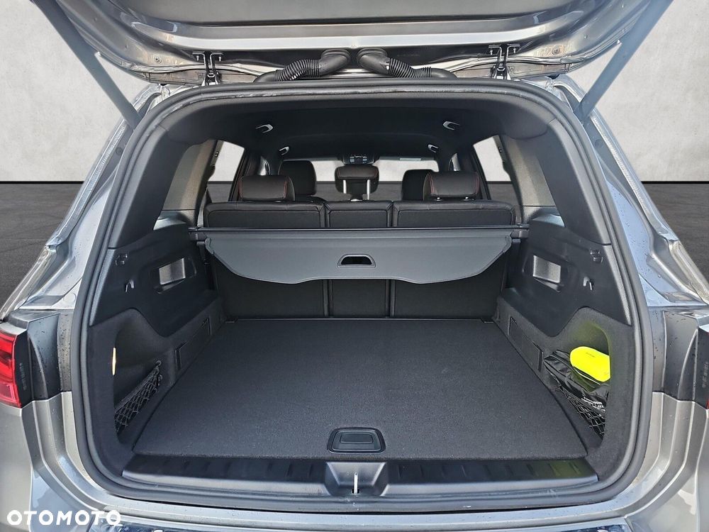 Mercedes-Benz GLB - 16