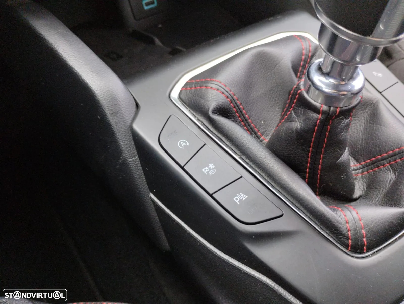 Ford Focus 1.0 EcoBoost MHEV ST-Line - 13