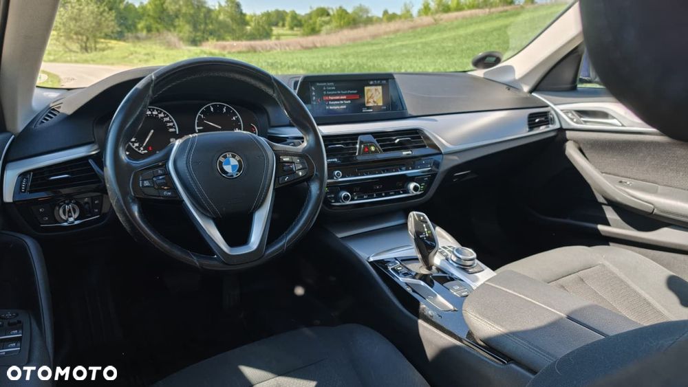 BMW Seria 5 530d Sport Line - 8