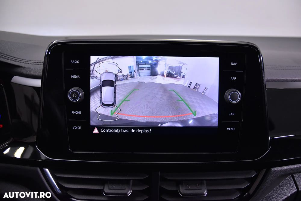 Volkswagen T-Roc - 13