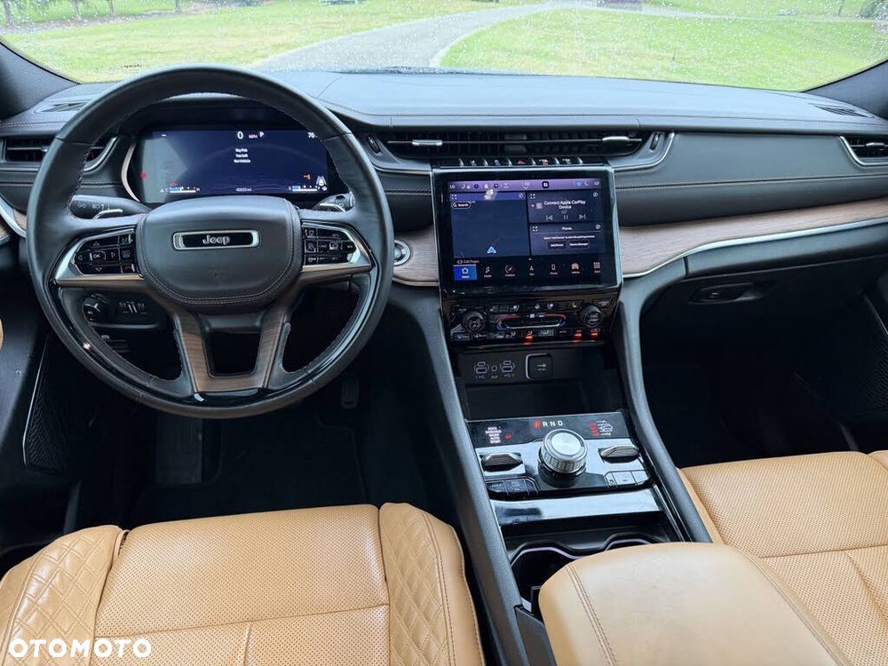 Jeep Grand Cherokee - 15