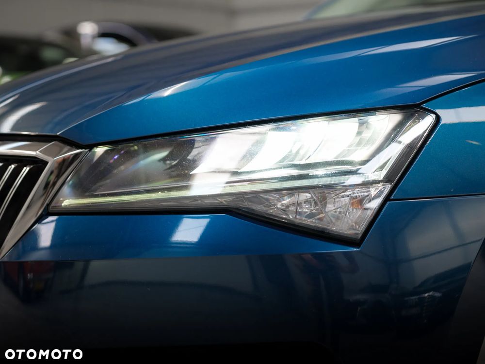 Skoda Superb 2.0 TDI SCR Ambition - 4