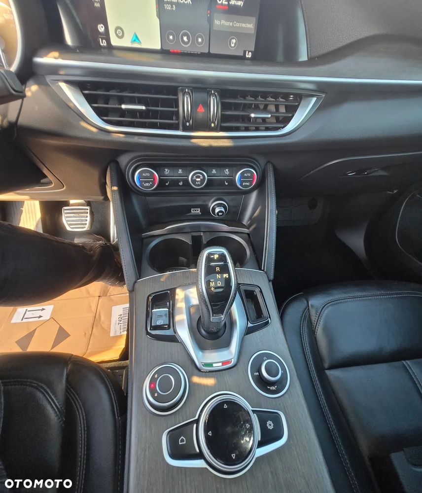 Alfa Romeo Stelvio 2.0 Turbo 16V AT8-Q4 Ti - 20