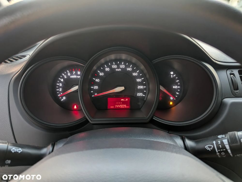 Kia Rio - 12