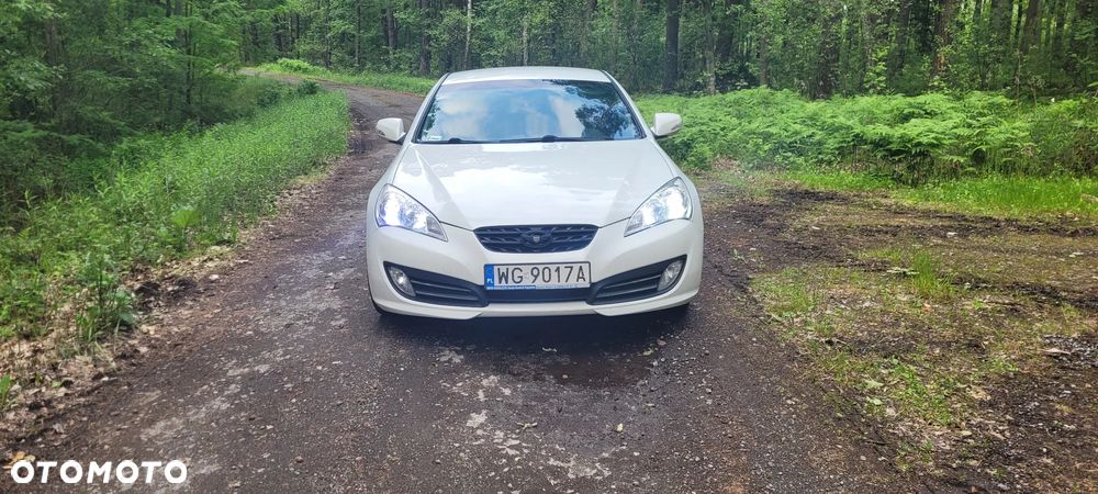 Hyundai Genesis Coupe 2.0 TCI Premium - 4