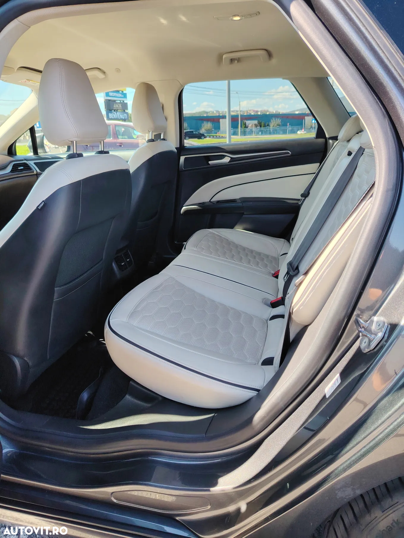 Ford Mondeo 2.0 HEV Vignale - 9
