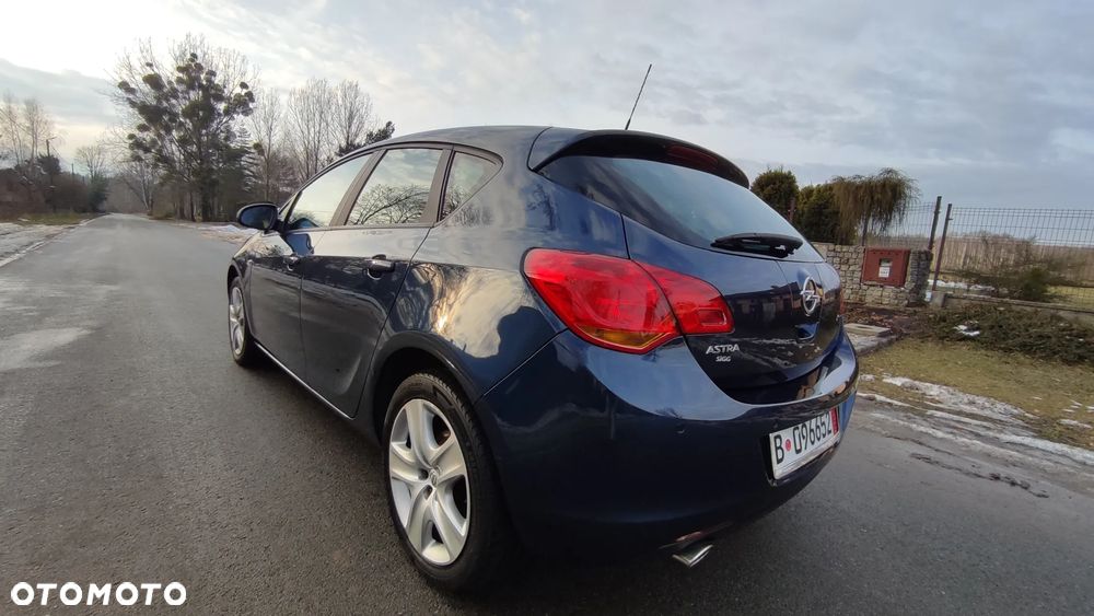 Opel Astra 1.4 Turbo 150 Jahre - 23