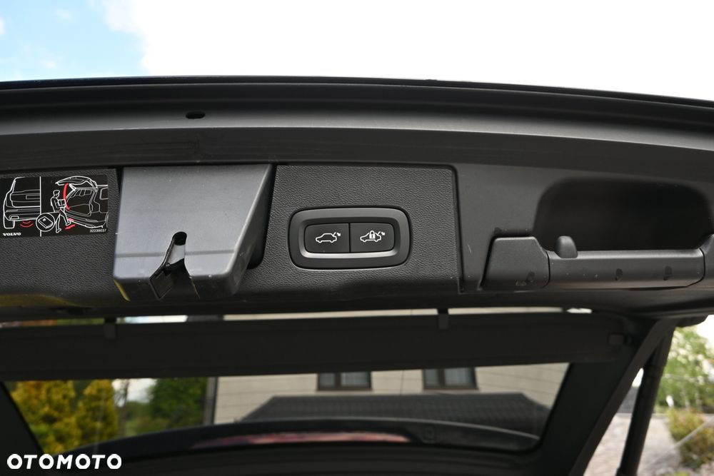 Volvo XC 60 D4 Geartronic Momentum - 33