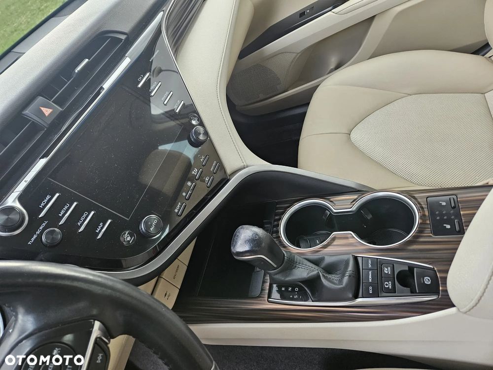 Toyota Camry 2.5 Hybrid Executive CVT - 13