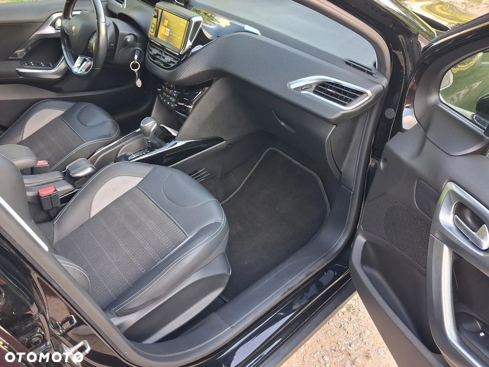 Peugeot 2008 1.2 Pure Tech Allure S&S EAT6 - 9