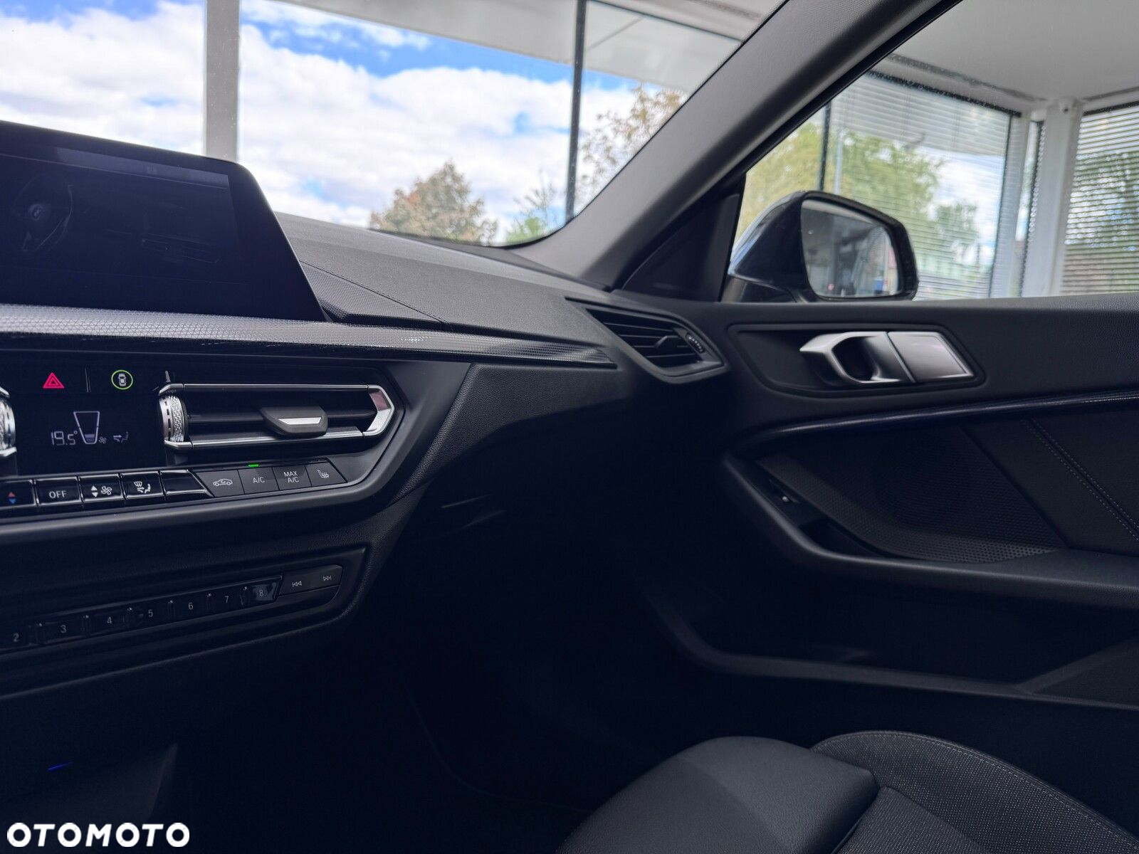 BMW Seria 2 218i - 26