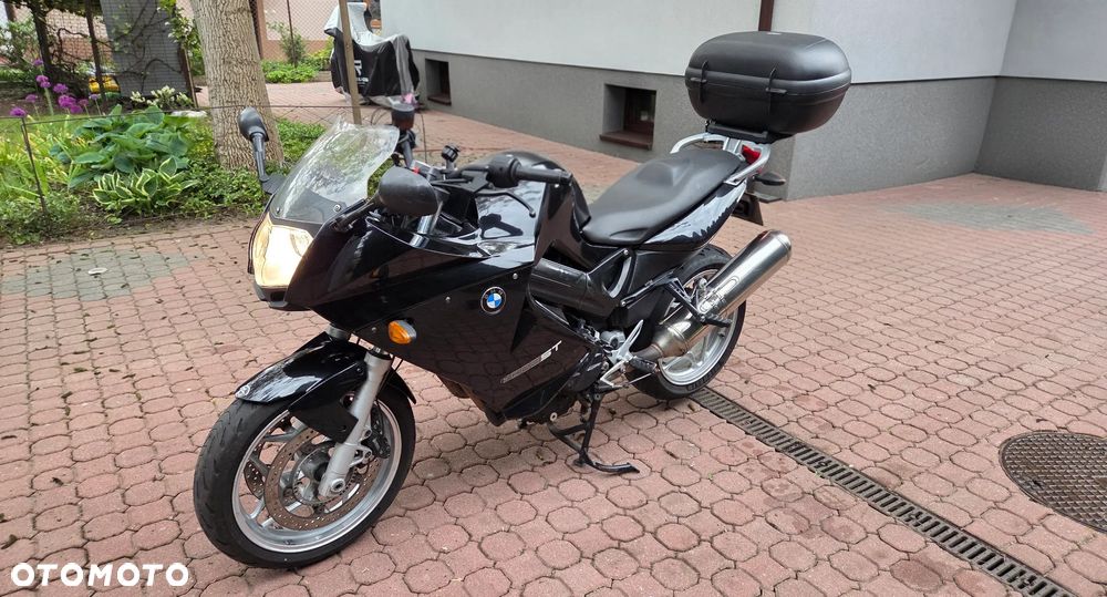 BMW F - 9