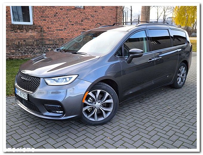 Chrysler Pacifica - 1