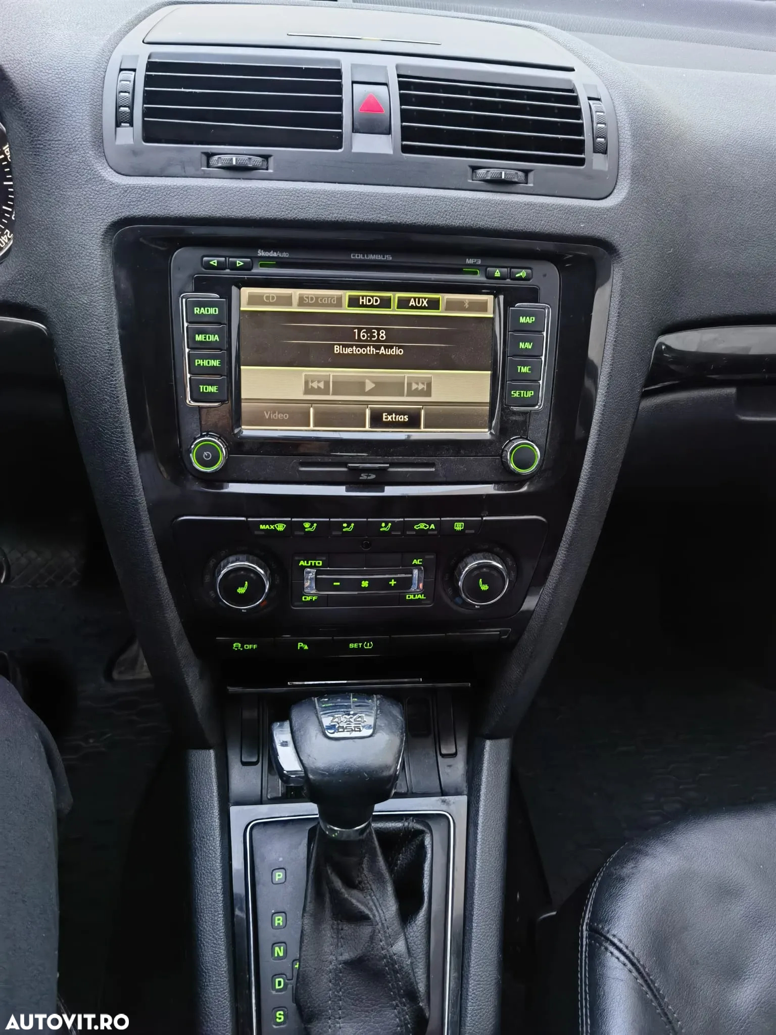 Skoda Octavia Combi 2.0 TDI Laurin Klement 4x4 DSG - 3