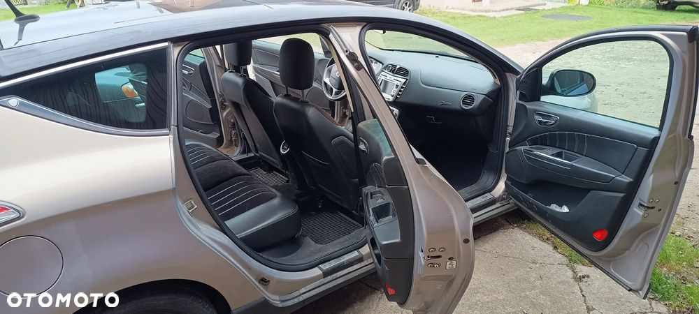 Lancia Delta 1.6 MJ Platino - 15