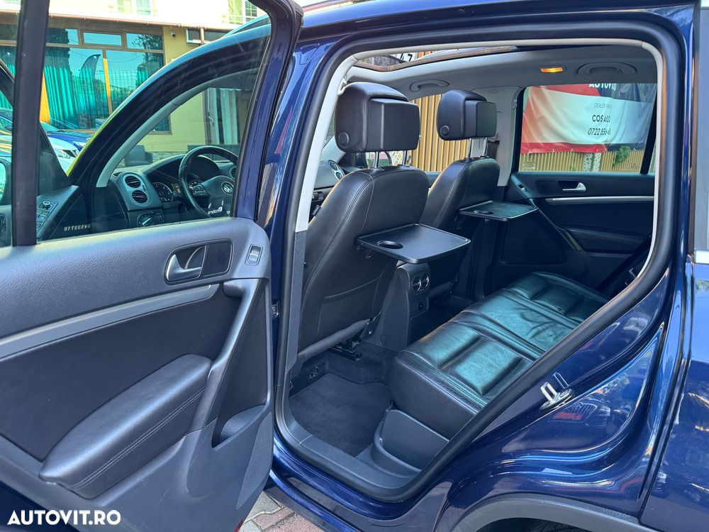 Volkswagen Tiguan 2.0 TDI DPF 4Motion BlueMotion Technology DSG Lounge Sport & Style - 9