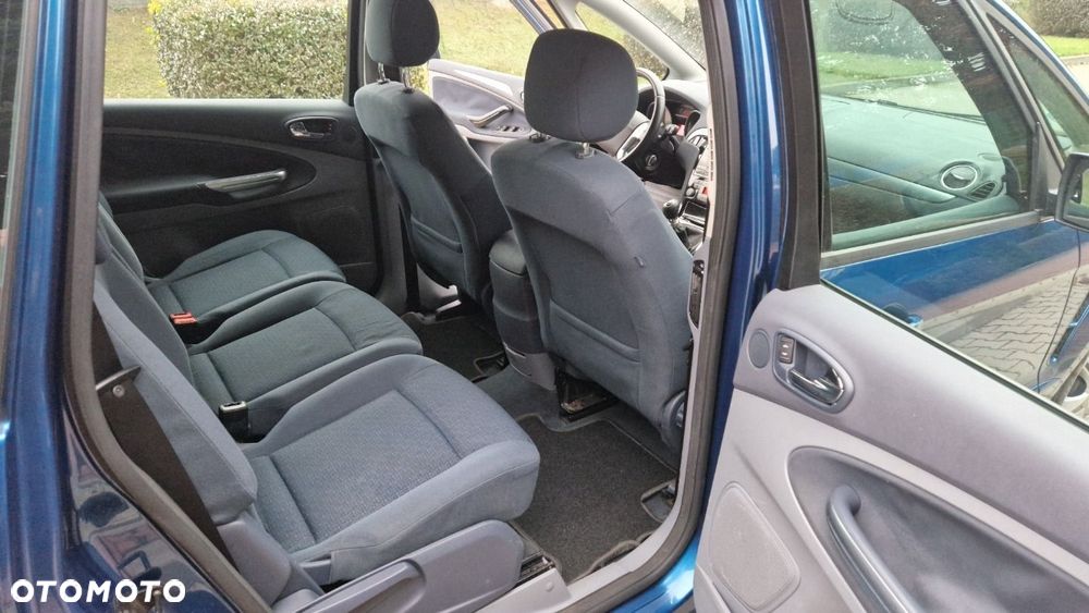 Ford S-Max - 17
