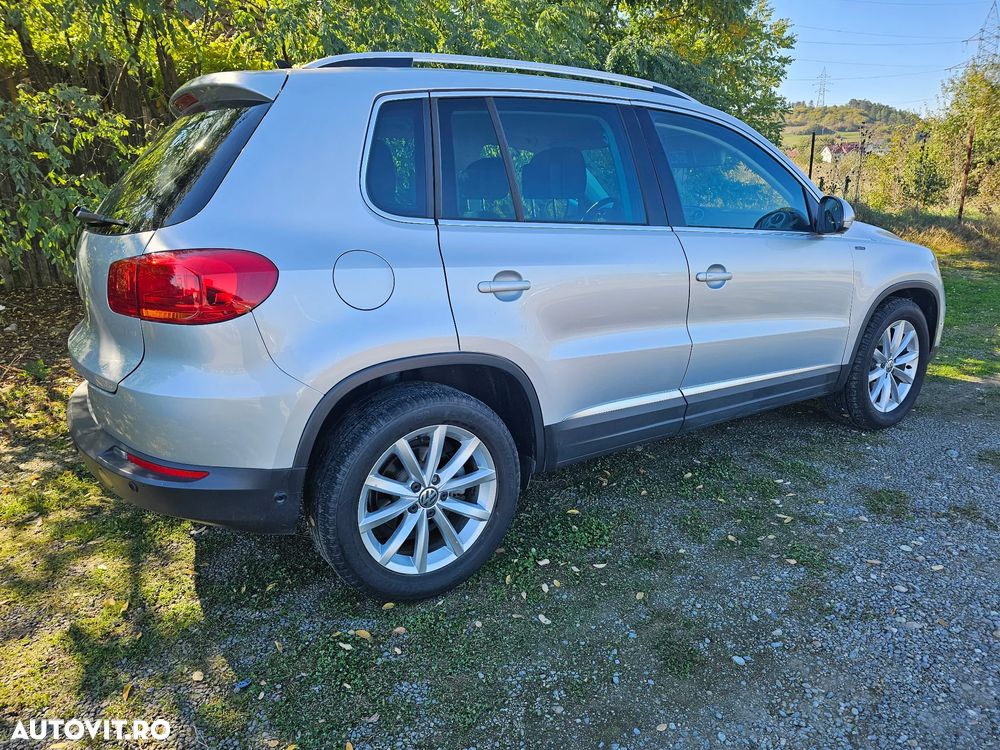 Volkswagen Tiguan 2.0 TDI DPF BlueMotion Technology Lounge Sport & Style - 21