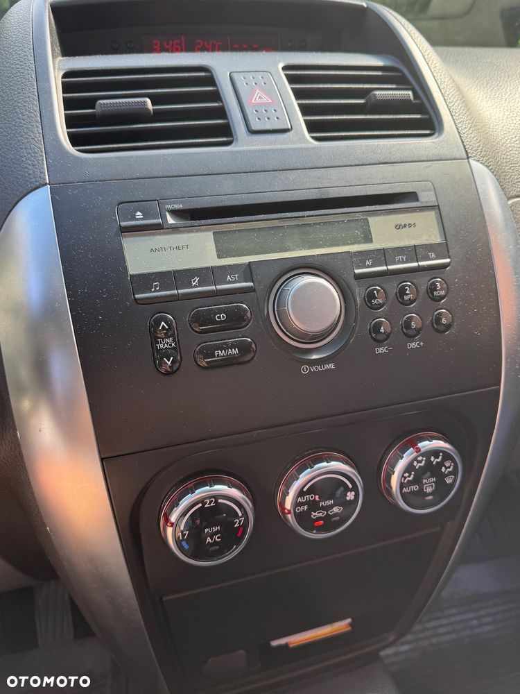 Suzuki SX4 - 10