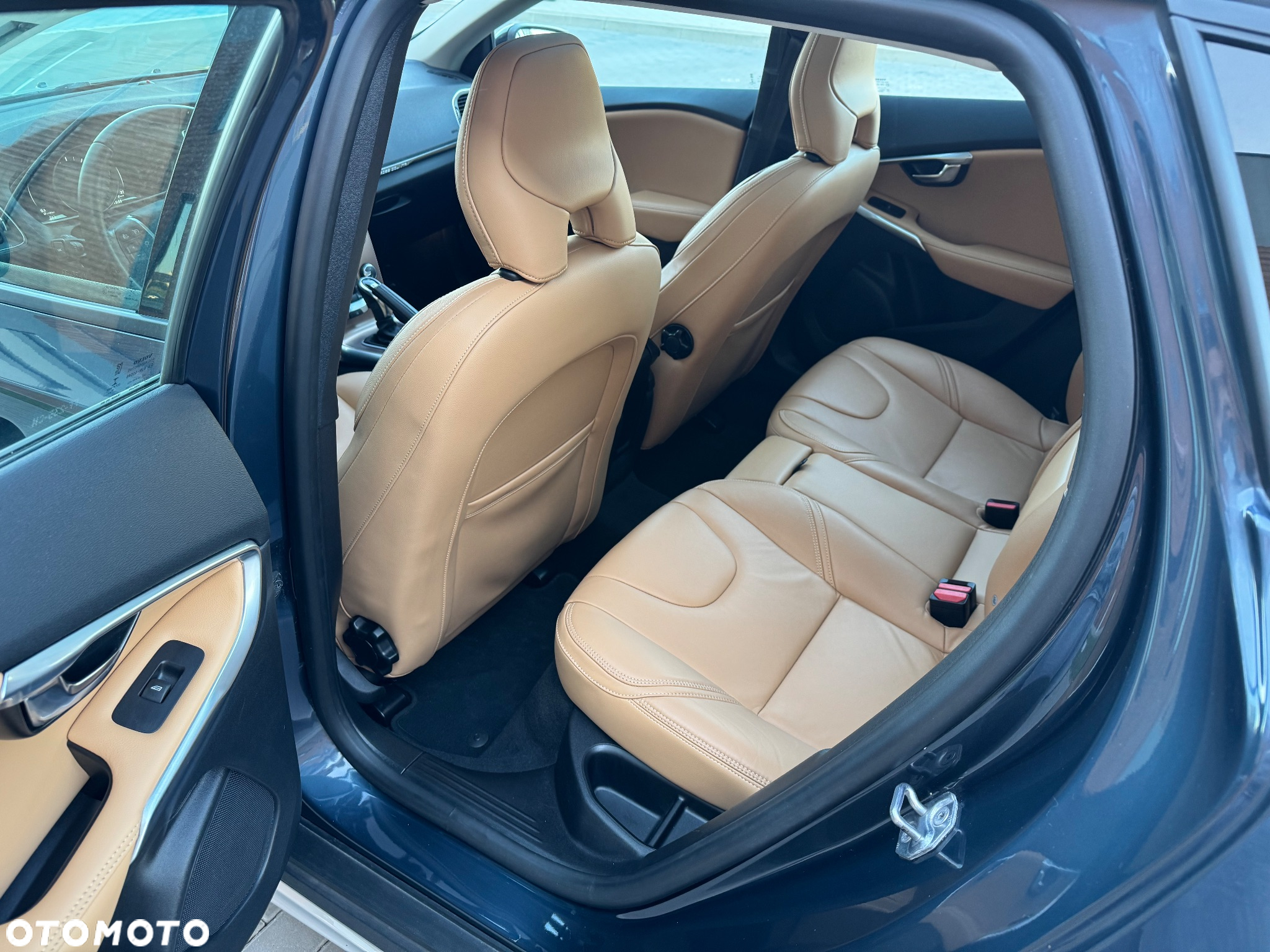 Volvo V40 Cross Country T3 Geartronic Momentum - 33