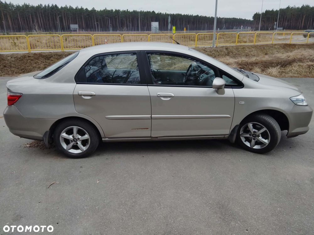 Honda City 1.4 Comfort - 3