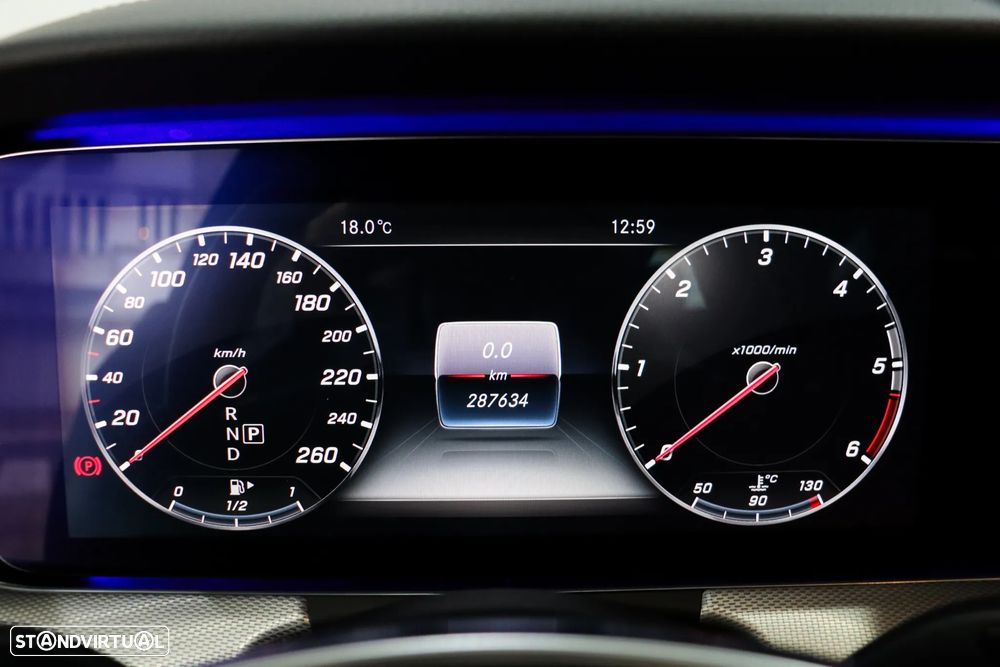 Mercedes-Benz E 220 d AMG - 19