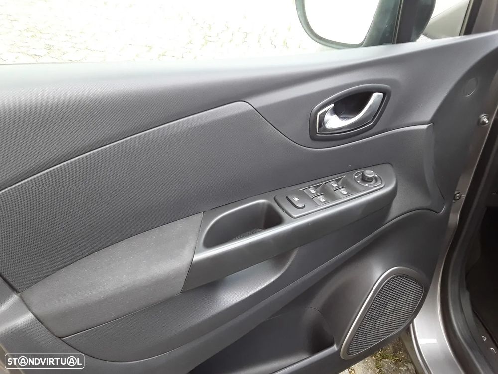 Renault Captur 1.5 dCi Exclusive - 25