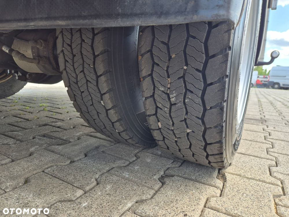 Renault D 7.5 180 / SKRZYNIA / HDS FASSI F32 / NISKI PRZEBIEG / BEZWYPADKOWY / OKLEJONY / AUTOMAT / CHWYTAK / SERWISOWANY / UNIKAT / EURO 6 - 18