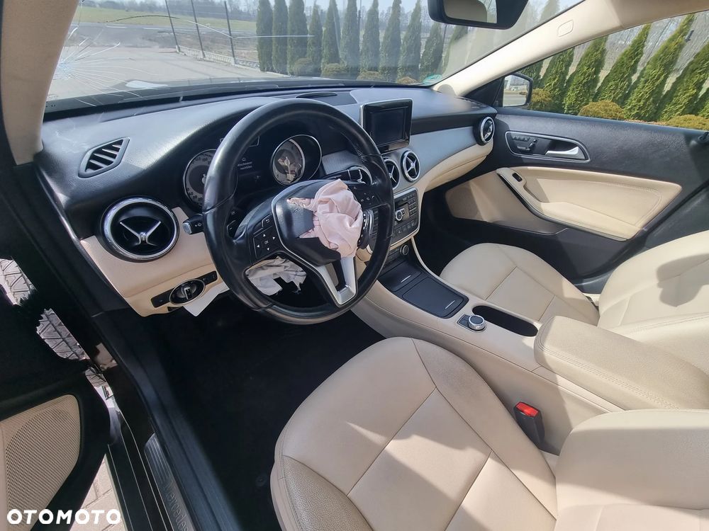 Mercedes-Benz GLA 200 (CDI) d 7G-DCT - 11