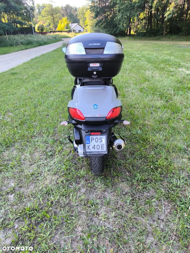 Piaggio MP-3 - 16