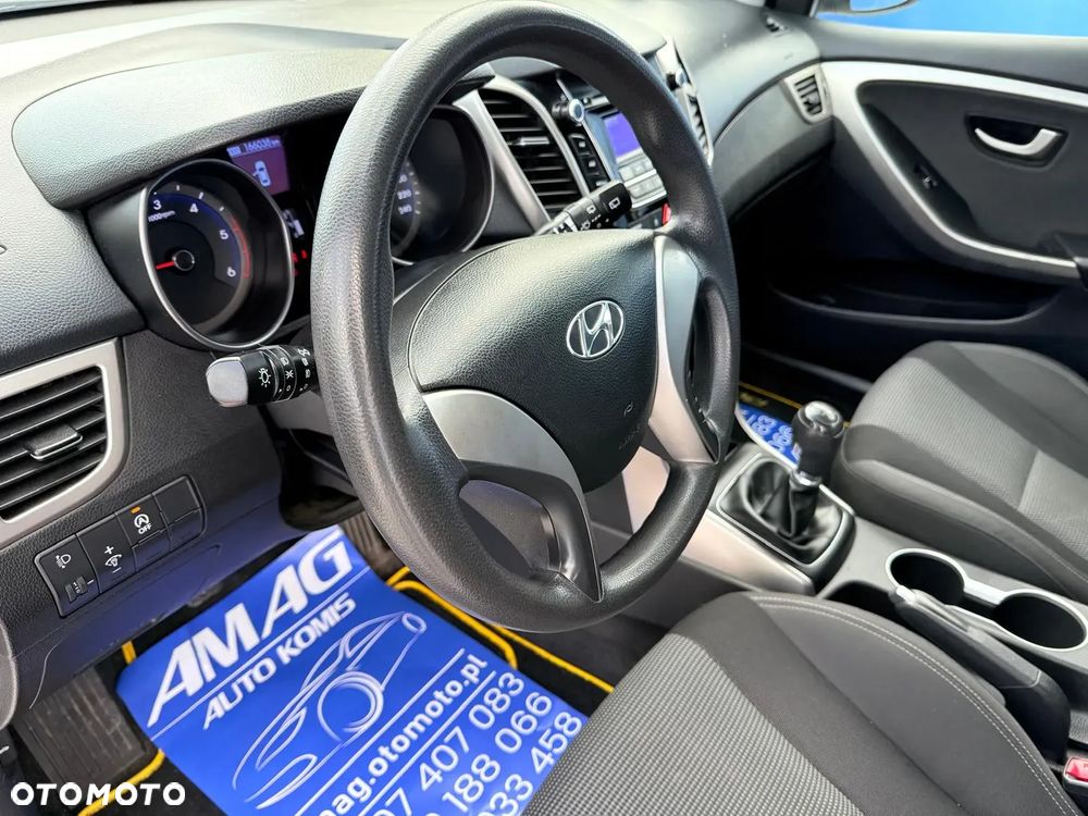 Hyundai i30 1.6 D Classic + - 14