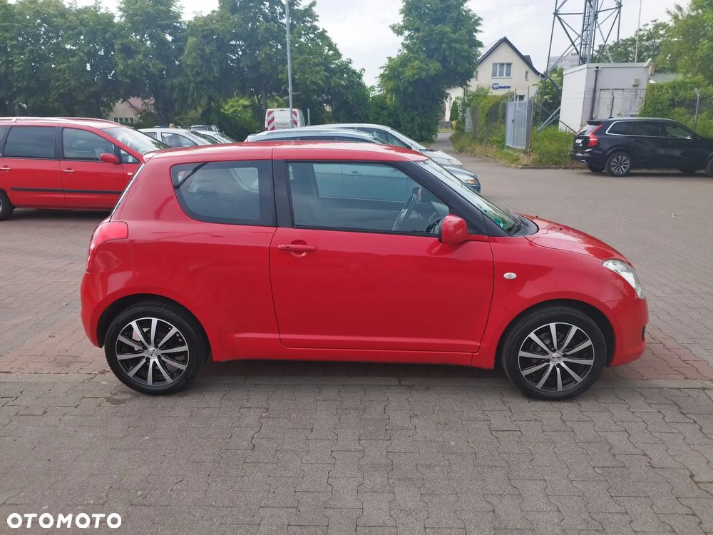 Suzuki Swift 1.3 Club - 11