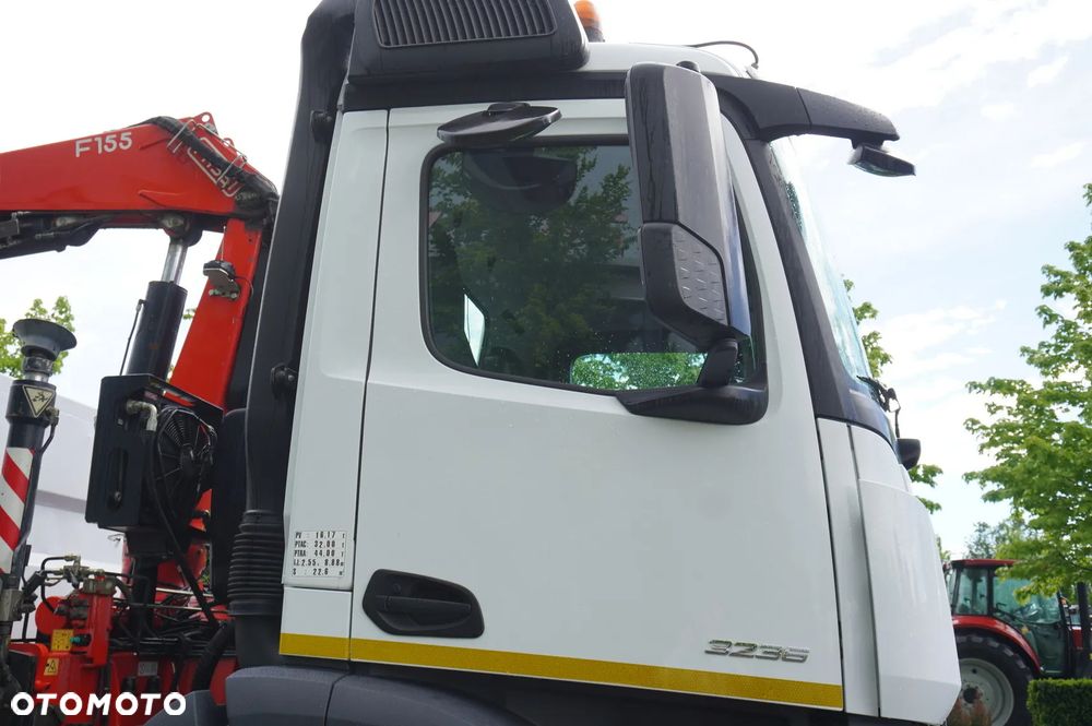 Mercedes-Benz Arocs 3236 8×4 / 90 tys. km / HDS Fassi F155A.0.22 / pilot / Wywrotka 2-stronna / Hydroburta / 3 szt_255718 - 21