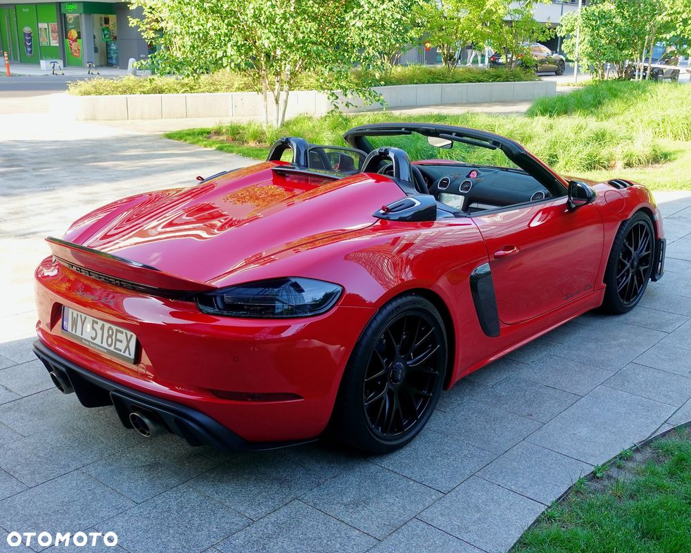 Porsche 718 Spyder - 19