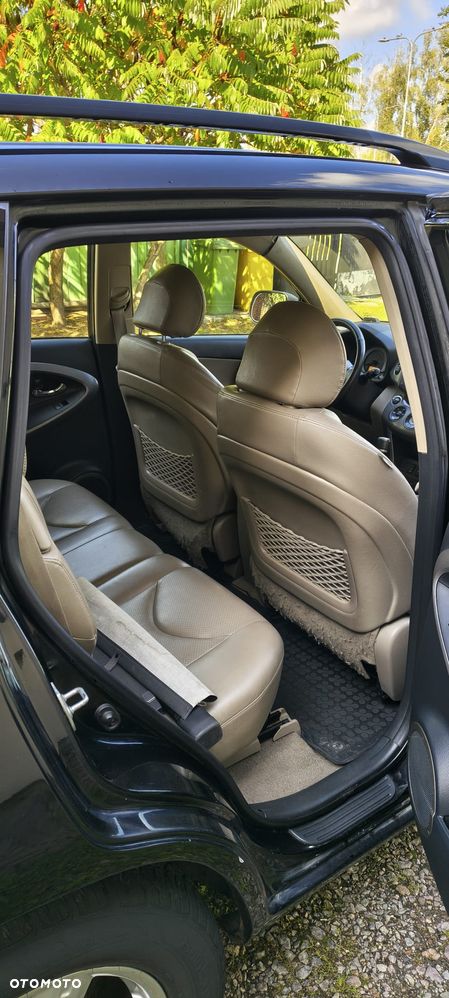 Toyota RAV4 2.2 D-4D Premium - 11