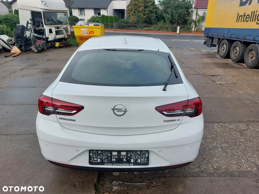 Opel Insignia - 12