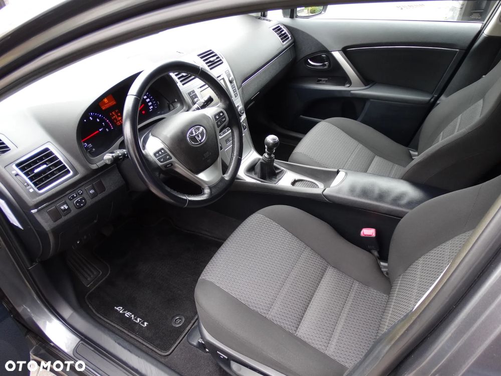 Toyota Avensis Combi 1.8 Business Edition - 14