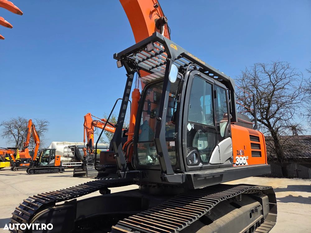 Hitachi 32t, cupa 1,8mc NOUA, 2019, 7.237h, consum mediu 18,6litri/ora, Isuzu 265CP, 3 pompe hidr HITACHI, produs in JAPONIA, lant 80% bun doar 991h deplasare, reviziile facute, inst picon si rotire, antifurt, Ad sapare 8m, AC, leasing 3 ani-PROMOTIE 96.900 - 21